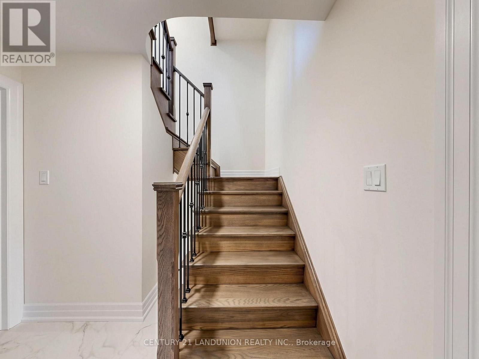 254 Touch Gold Crescent, Aurora, ON photo 45
