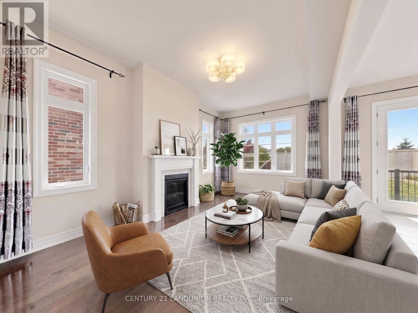 254 Touch Gold Crescent, Aurora, ON photo 7