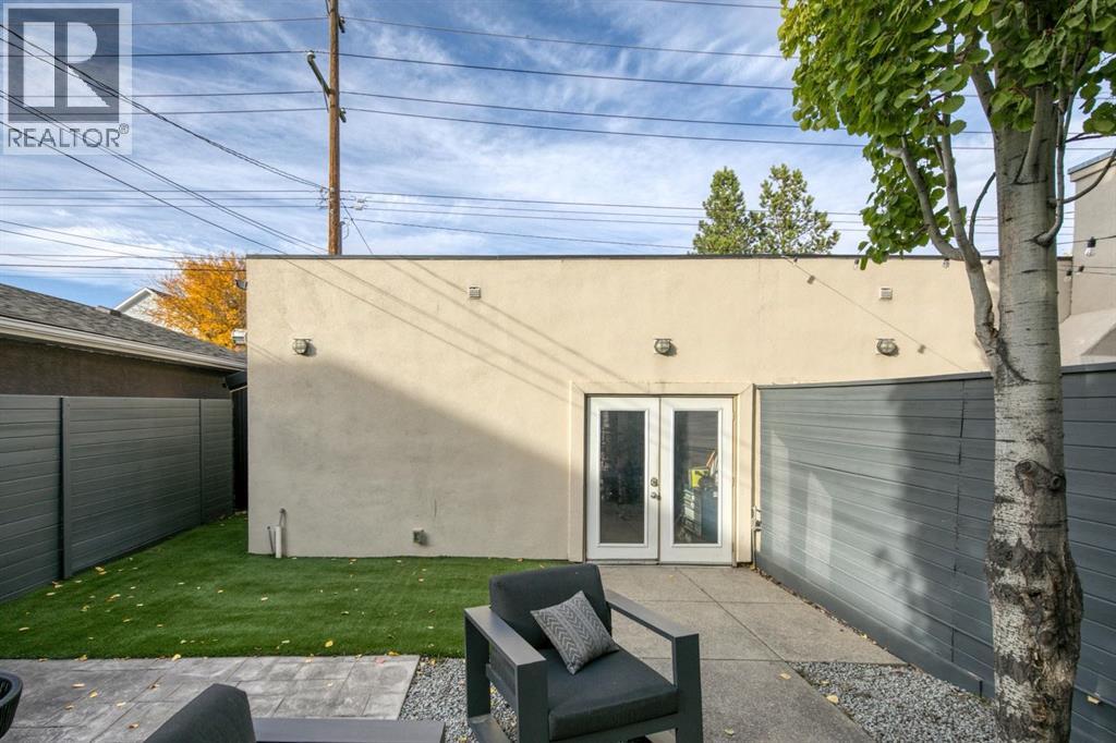 1904 50 Avenue SW photo 46