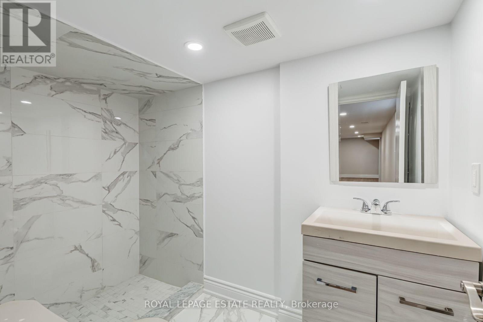 12 NORLONG BOULEVARD - 32