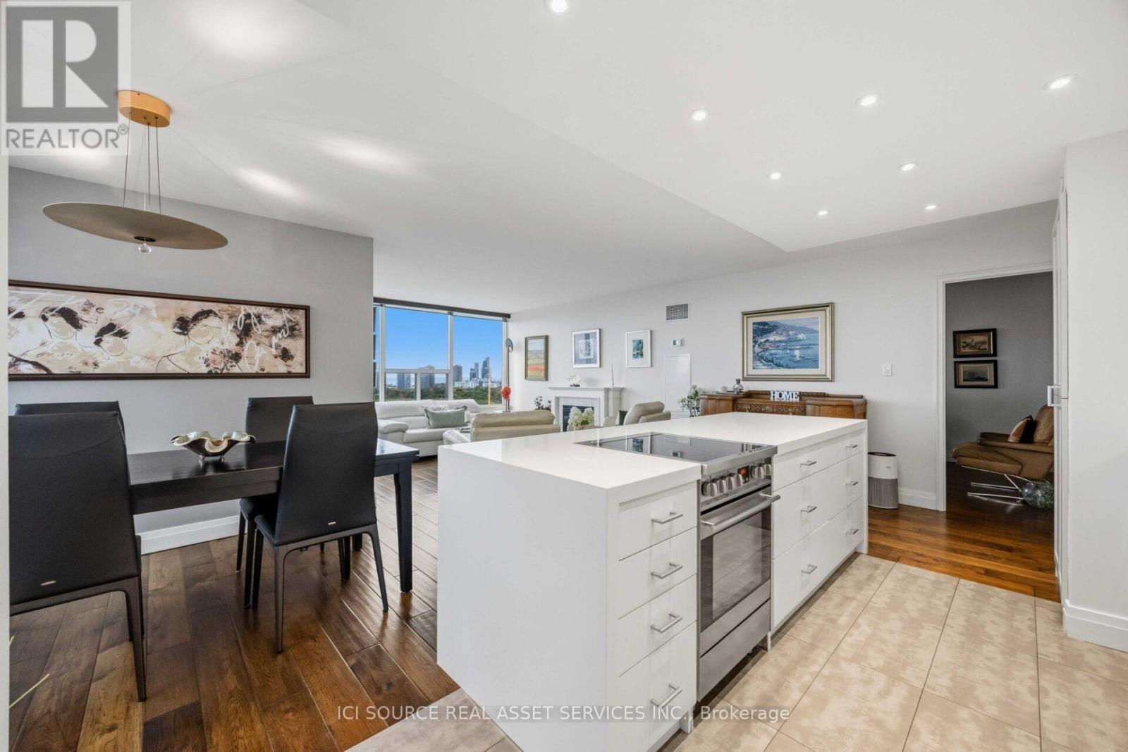 1601- 50 Quebec Avenue, Toronto, ON photo 16