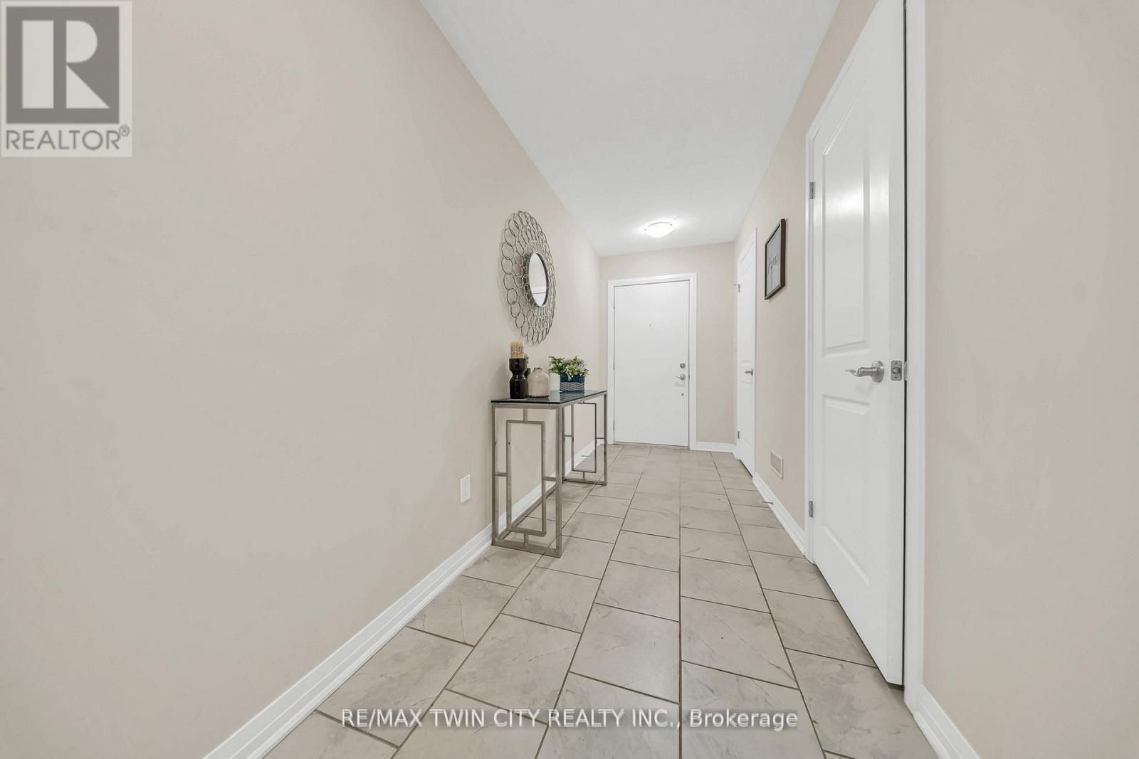 23 Valencia Avenue, Kitchener, ON photo 6