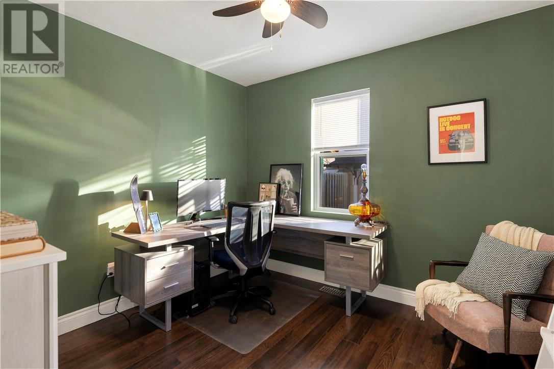 594 Spruce Street - 17