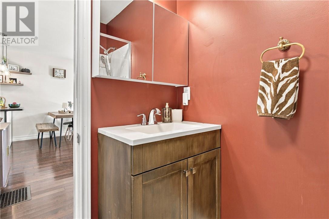 594 Spruce Street - 18
