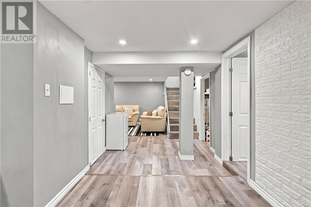 594 Spruce Street - 20