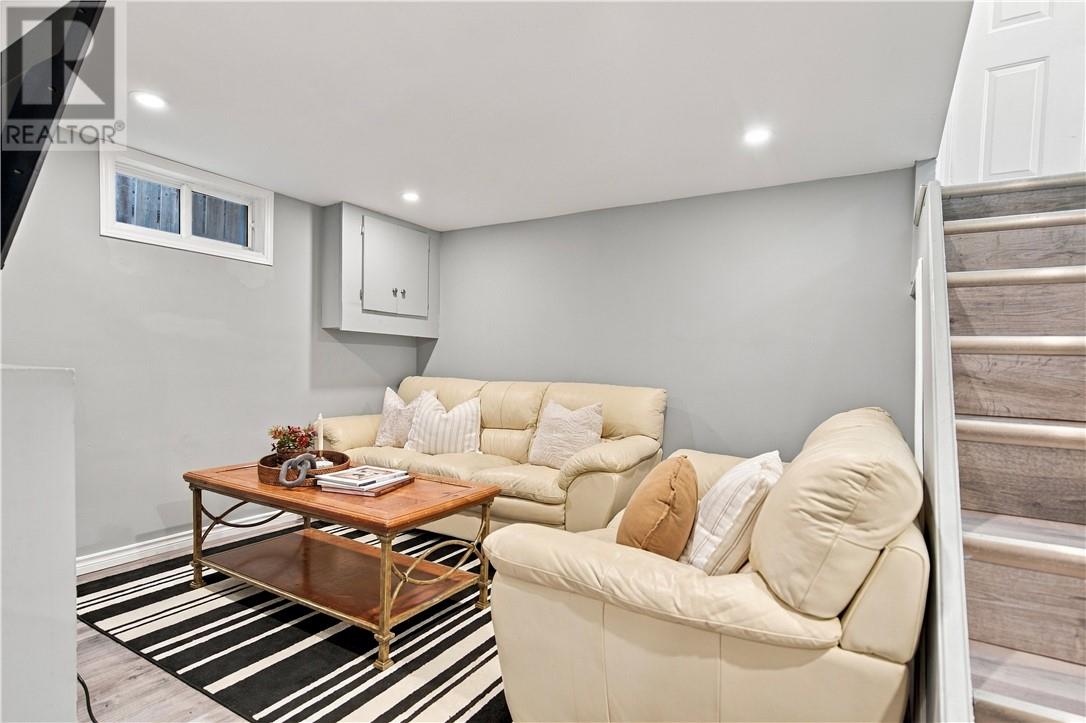 594 Spruce Street - 21