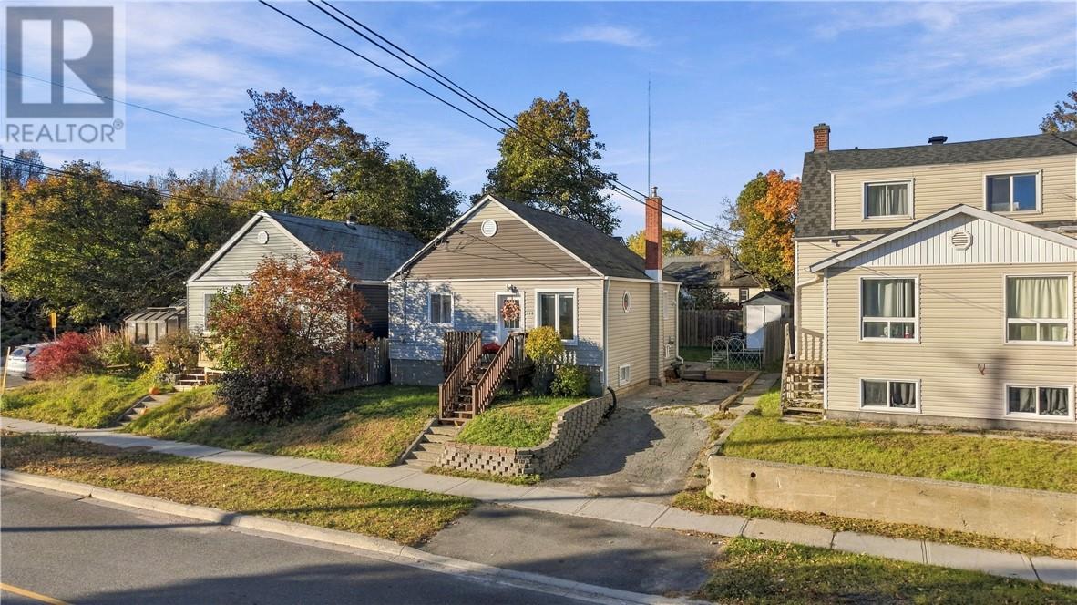 594 Spruce Street - 29