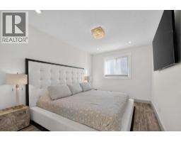 4pc Bathroom - 1415 Lake Ontario Drive Se, Calgary, AB T2J4Y3 Photo 17