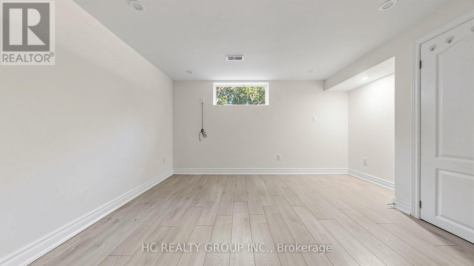 52 Dukinfield Crescent, Toronto, ON photo 10