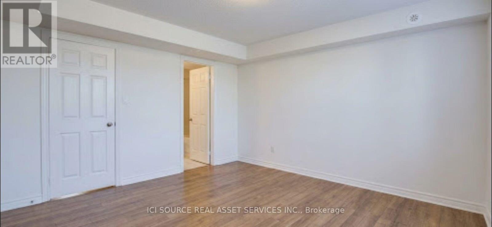1501- 2420 Baronwood Drive, Oakville, ON photo 8