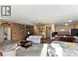11 McMurray Road, photo 5