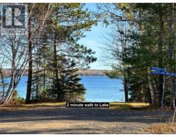 2 min walk to lake