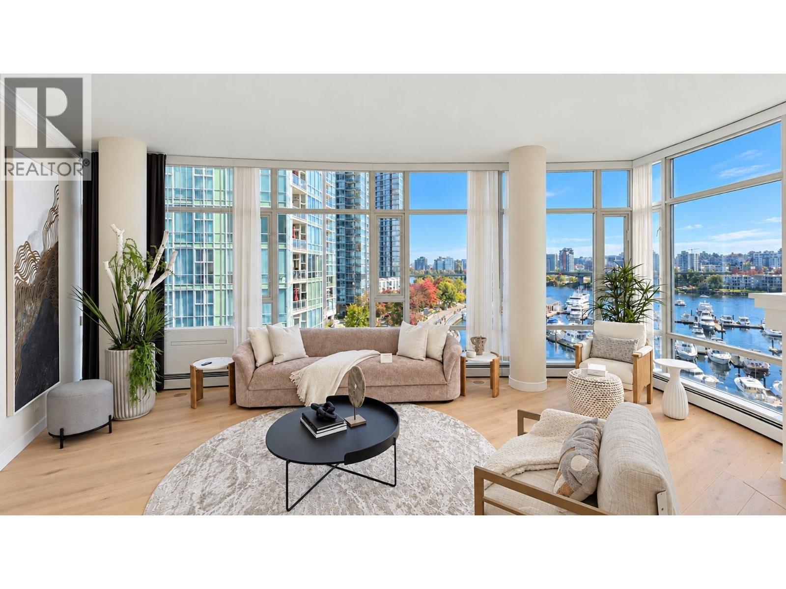 701 1111 MARINASIDE CRESCENT, Vancouver - Image 1