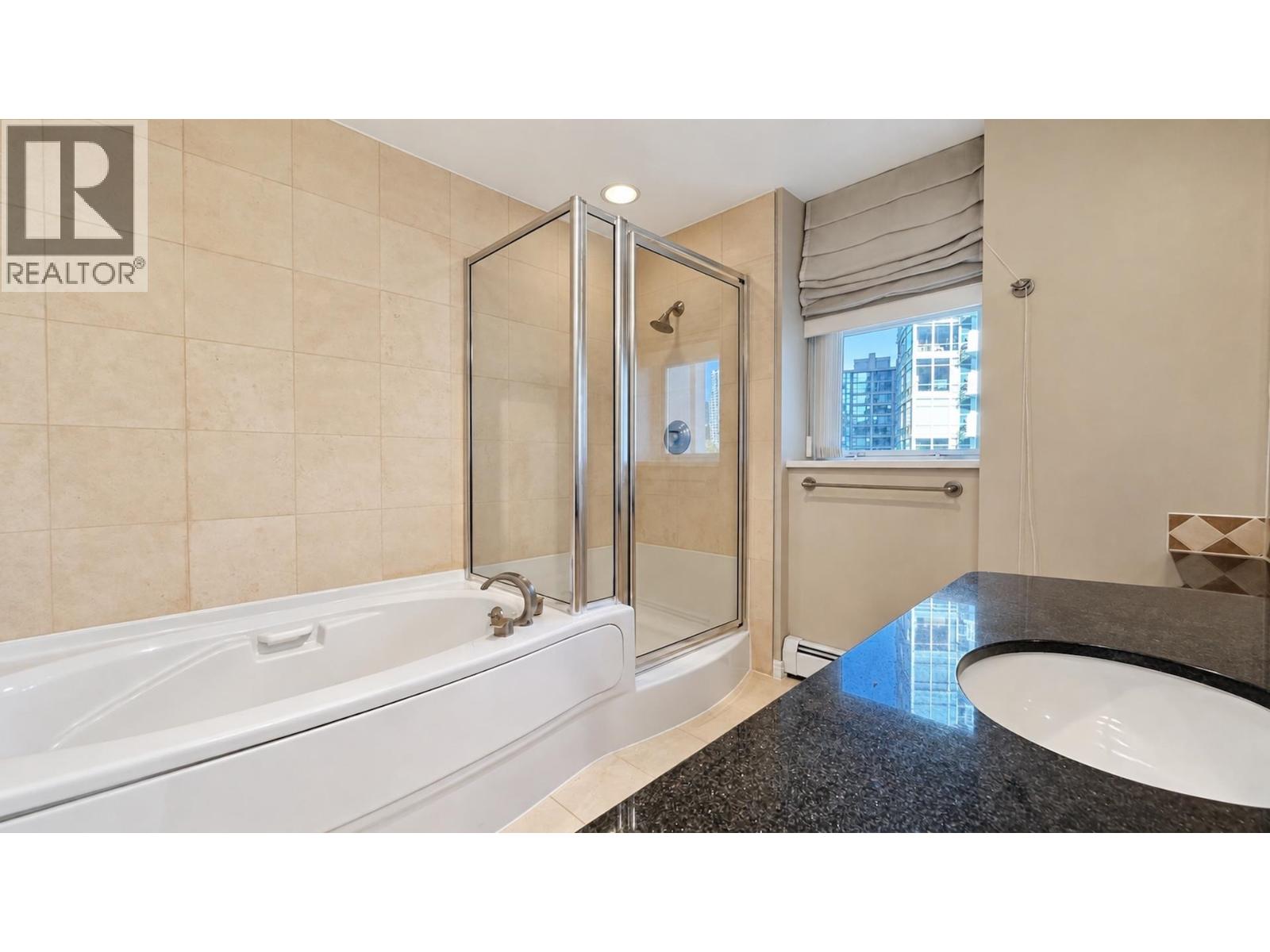 701 1111 MARINASIDE CRESCENT, Vancouver - Image 1