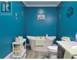 898 Oceanview Drive thumbnail 18