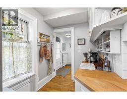 122 Waterloo Row, photo 15