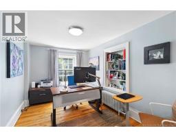 122 Waterloo Row, photo 24