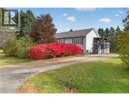360 Petrie Avenue, photo 3