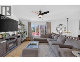 360 Petrie Avenue, photo 5