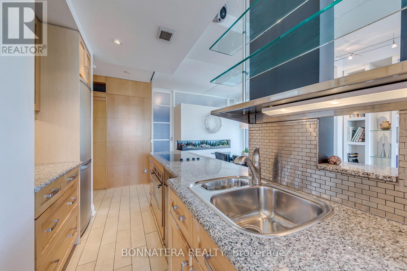 402- 74 Spadina Road, Toronto, ON photo 7