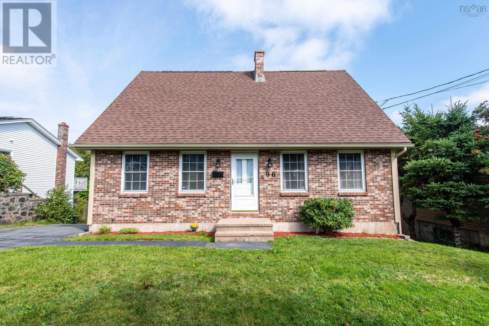 96 THORNHILL photo 3