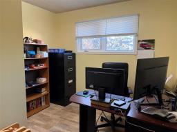 Dining room - 114 Sunflower Crescent Sw, Altona, MB R0G0B2 Photo 9