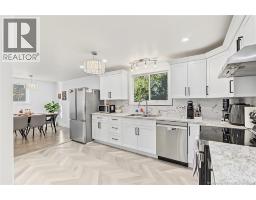 56 Main Street, photo 15