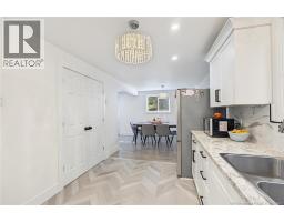 56 Main Street, photo 16