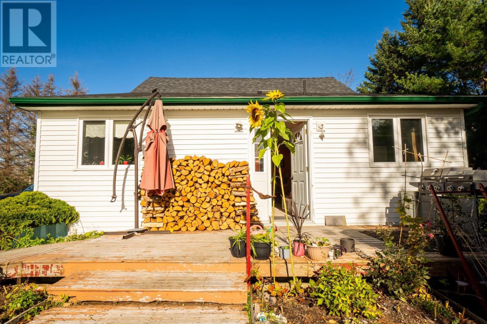207 West Old Post photo 3