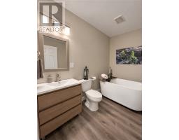 22 Walter Avenue, Lively, ON P3Y1C8 Photo 27