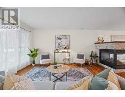 7 Macpherson Avenue thumbnail 10