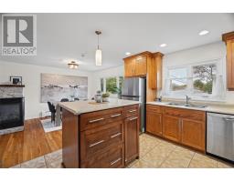 7 Macpherson Avenue thumbnail 14