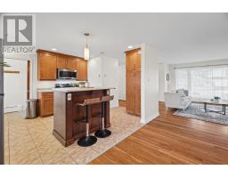7 Macpherson Avenue thumbnail 15