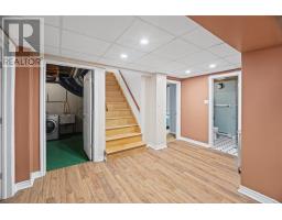 7 Macpherson Avenue thumbnail 24