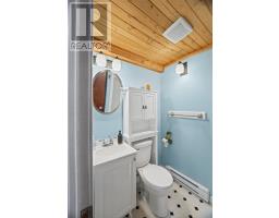 7 Macpherson Avenue thumbnail 26