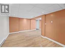 7 Macpherson Avenue thumbnail 29