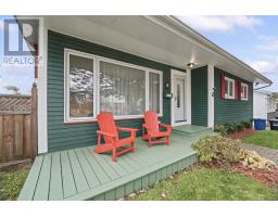 7 Macpherson Avenue thumbnail 3