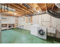 7 Macpherson Avenue thumbnail 32