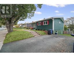 7 Macpherson Avenue thumbnail 4
