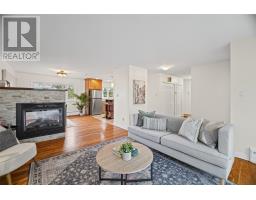 7 Macpherson Avenue thumbnail 7