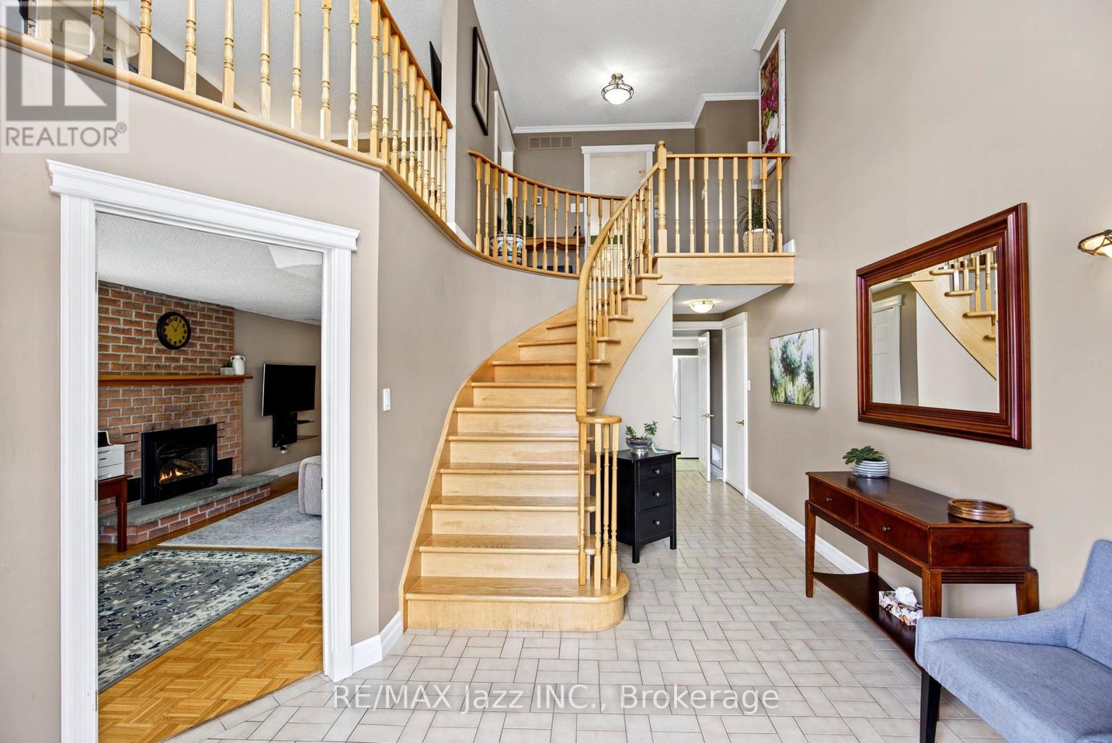 789 Lochness Crescent, Oshawa, ON photo 4