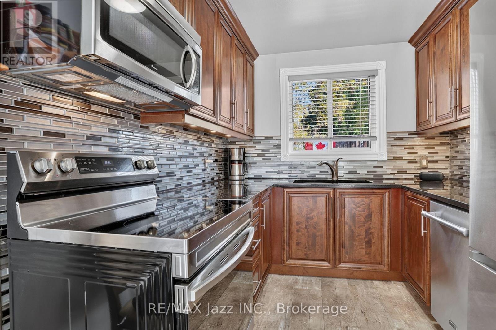 691 Attersley Drive, Oshawa, ON photo 10