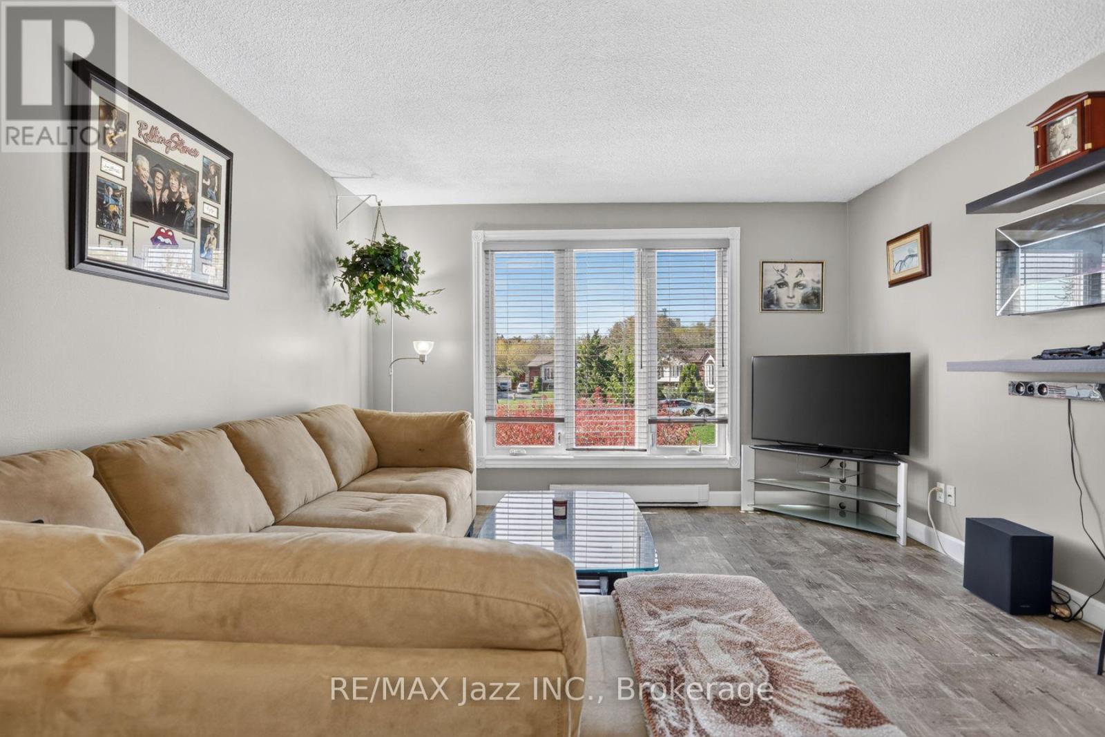 691 Attersley Drive, Oshawa, ON photo 6