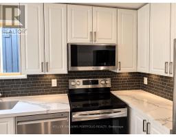 19 Kelvin Avenue, Toronto, ON M4C5C7 Photo 12