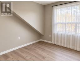 19 Kelvin Avenue, Toronto, ON M4C5C7 Photo 7