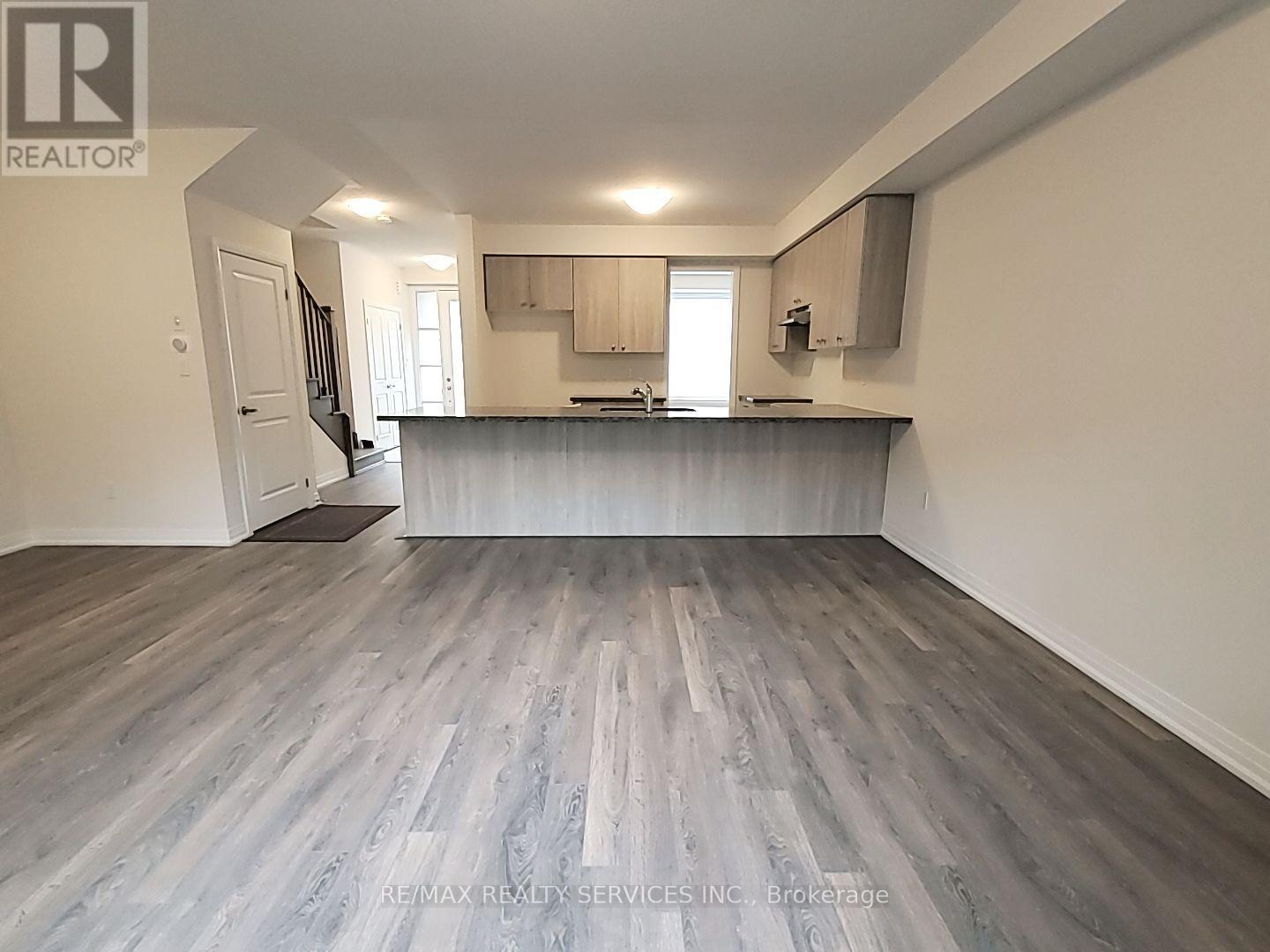 225 Coronation Road, Whitby, ON photo 8