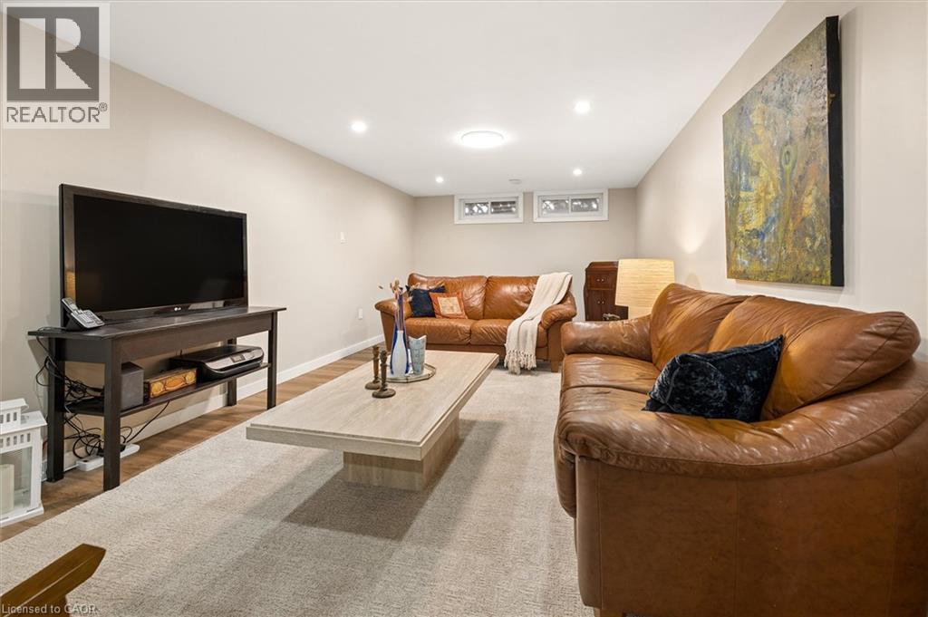 18 EVELYN Crescent - 20