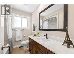 18 Evelyn Crescent, Kitchener, ON N2A1G9 Photo 15