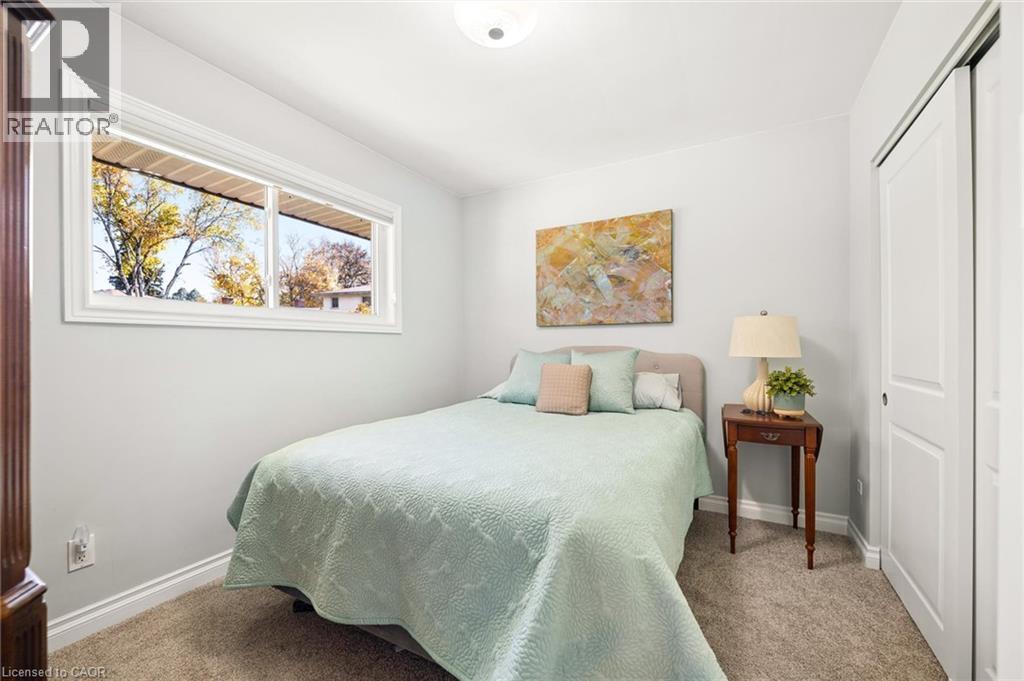 18 EVELYN Crescent - 16