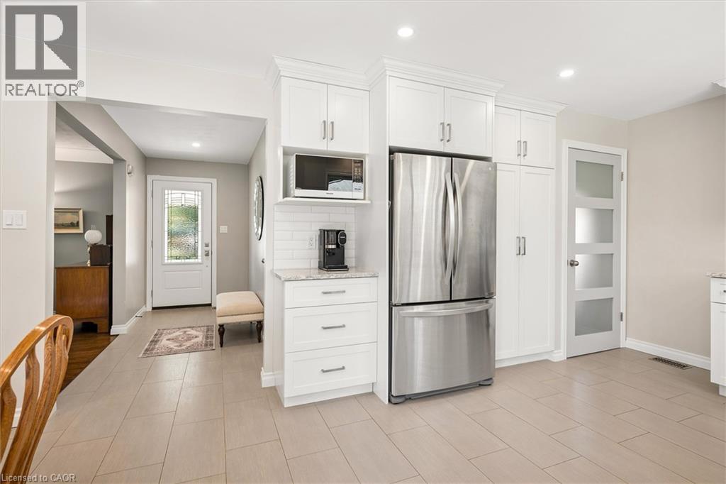 18 EVELYN Crescent - 9